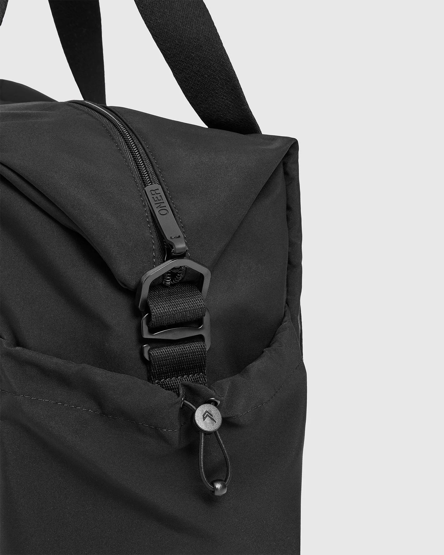 Essential Holdall | Black