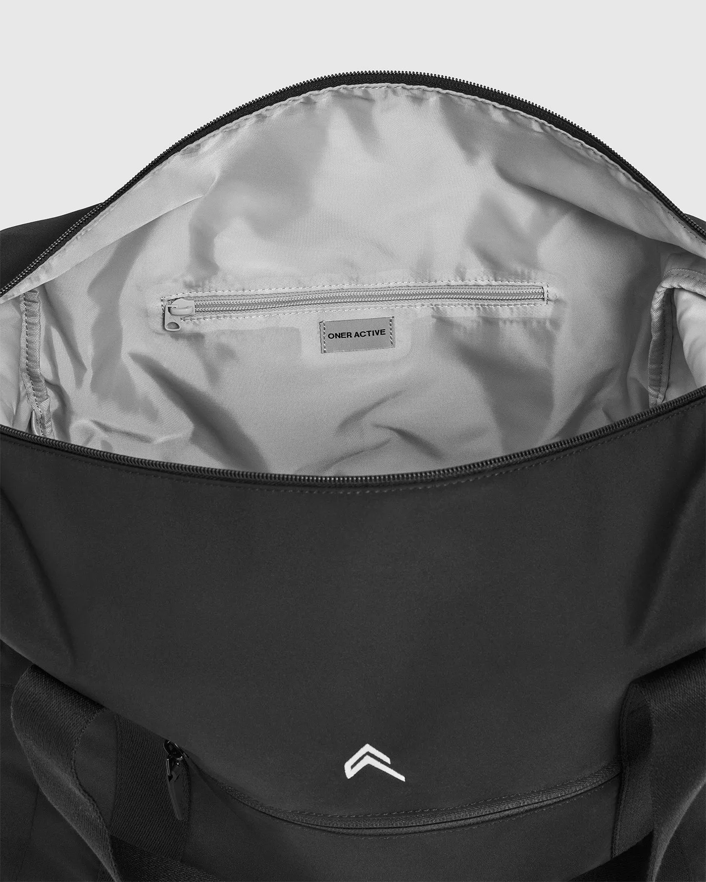 Essential Holdall | Black