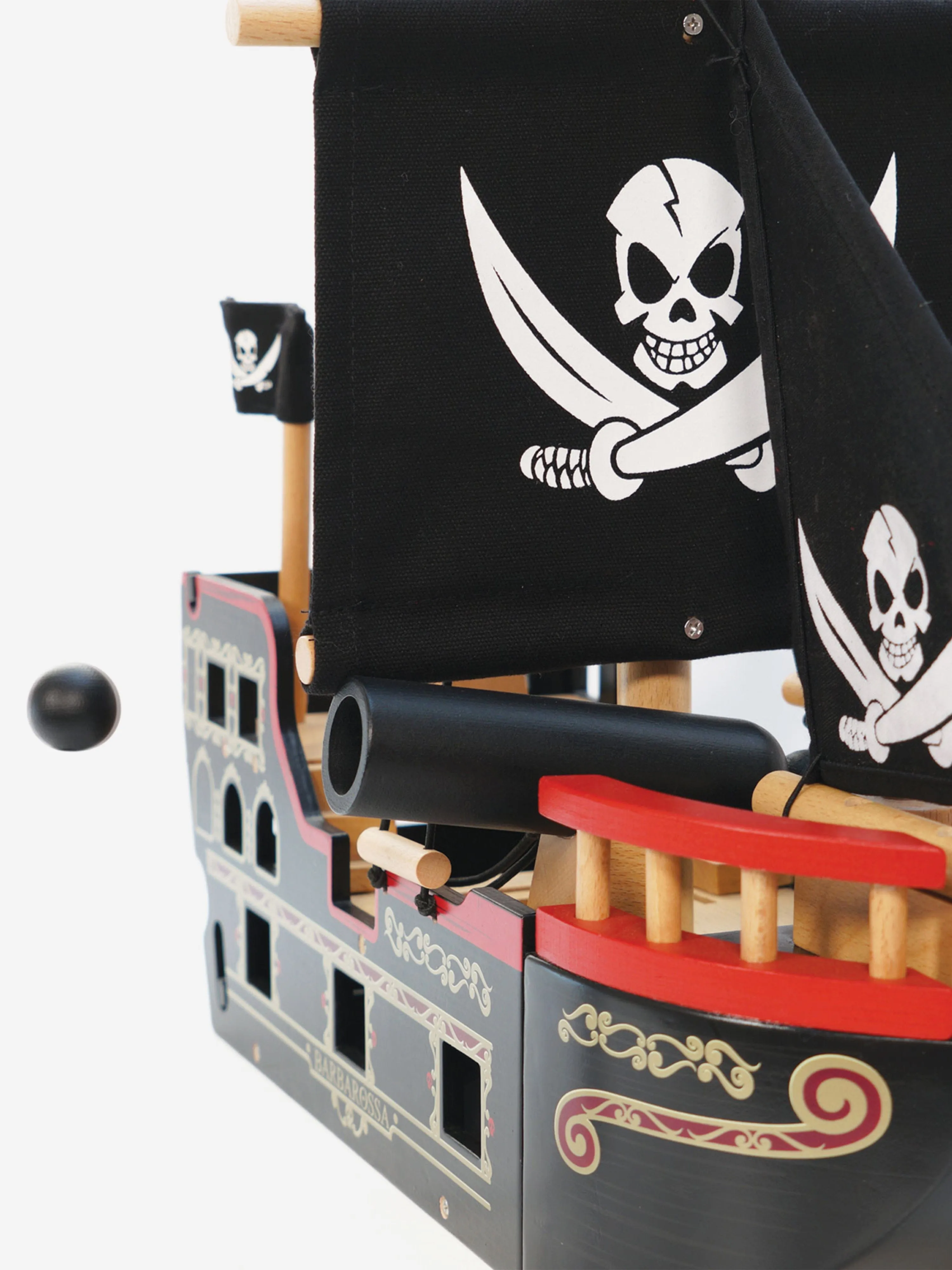Le Toy Van Barbarossa Pirate Ship & Characters (50 x 19 x 48cm)