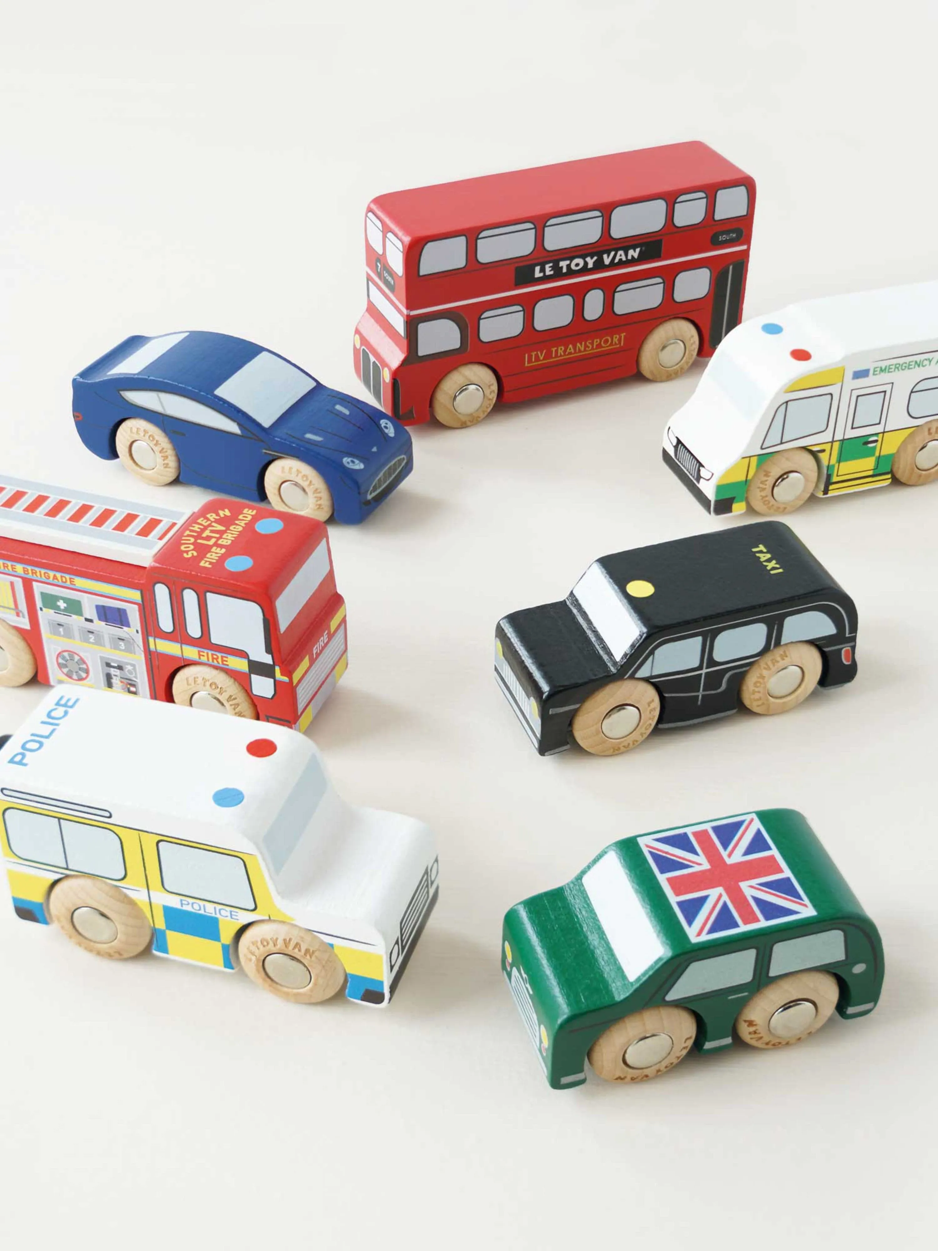 Le Toy Van London Toy Car Set-7 Piece (10 x 3 x 5cm)