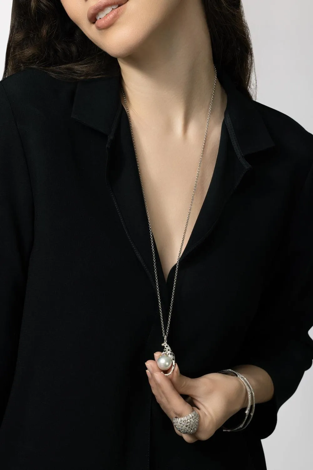 Leopard Hanging Pearl Necklace