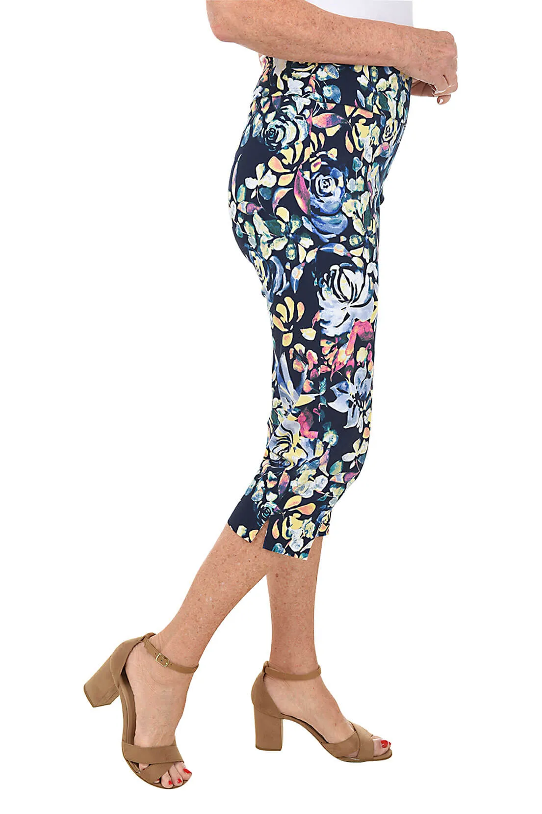 Petite Rose Petals Pull-On Crop Pant