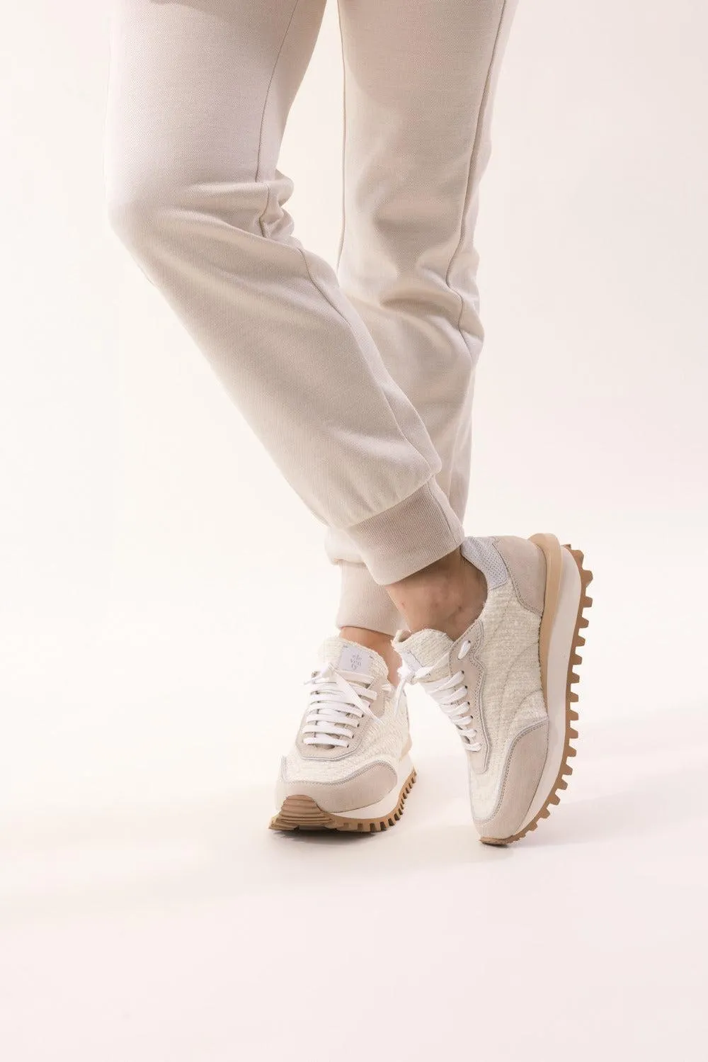 Runner Sneakers - Cream