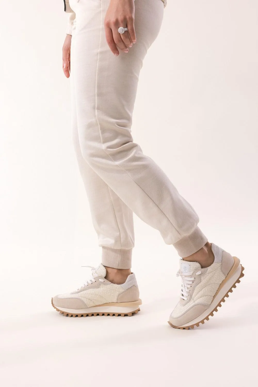 Runner Sneakers - Cream