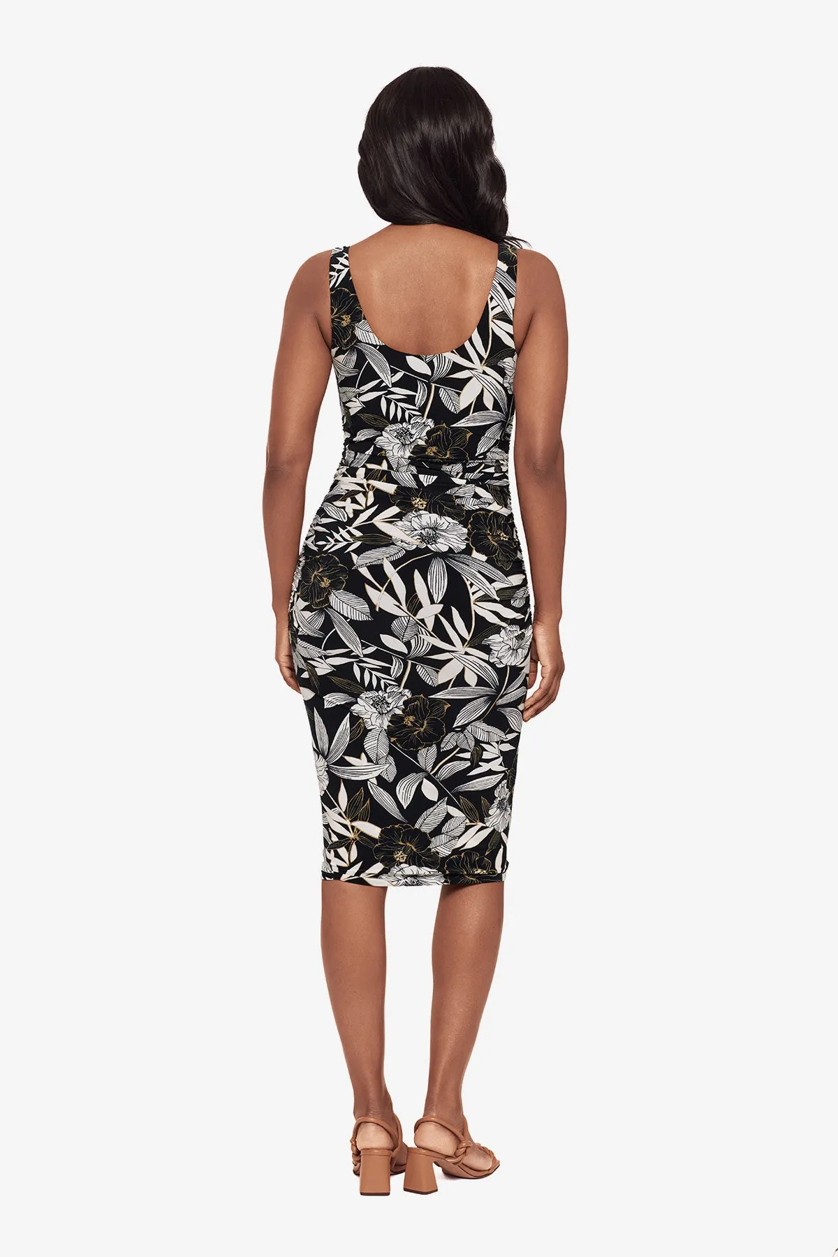 Suki Shaping Dress In Lirios