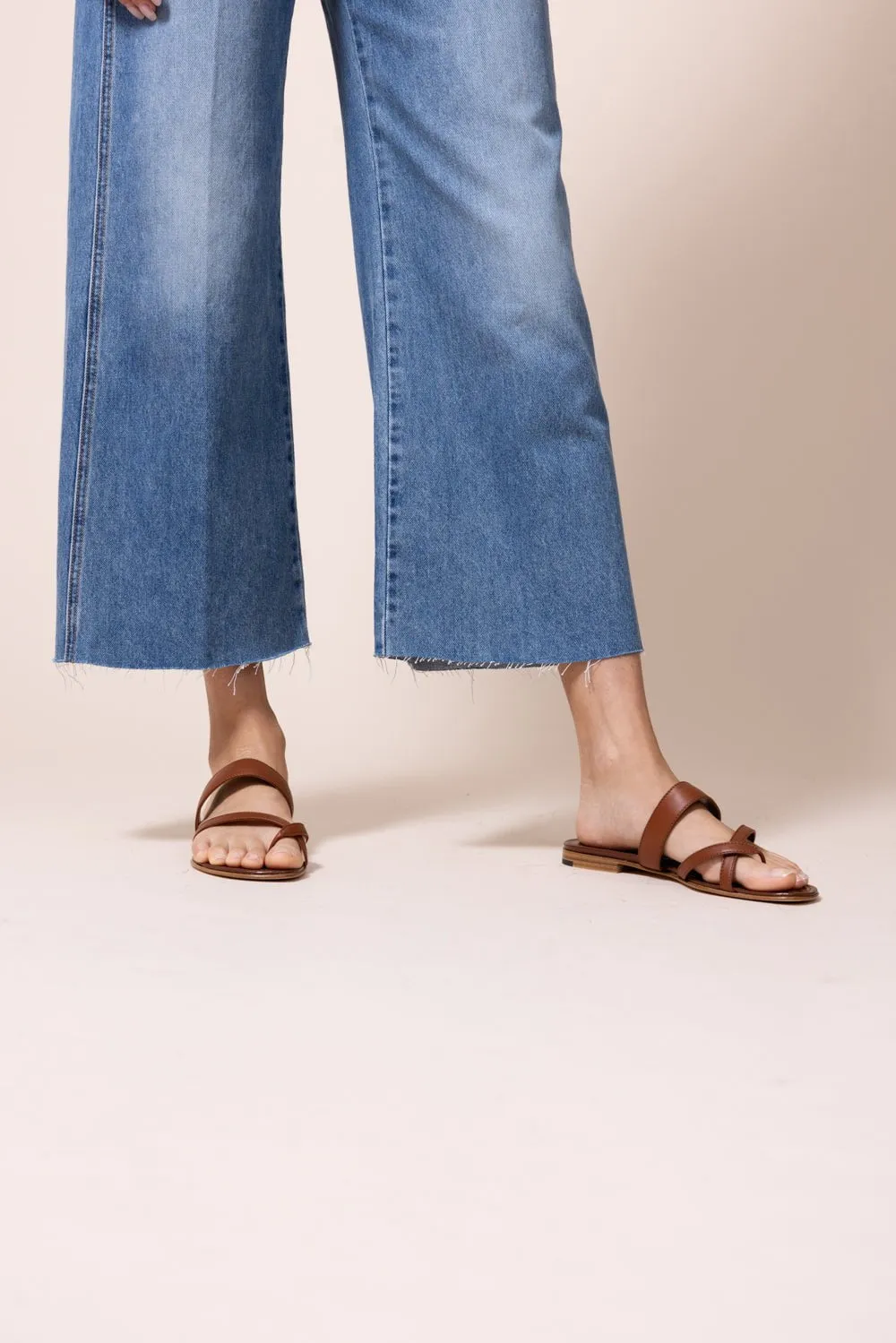 Susa Flat Sandals