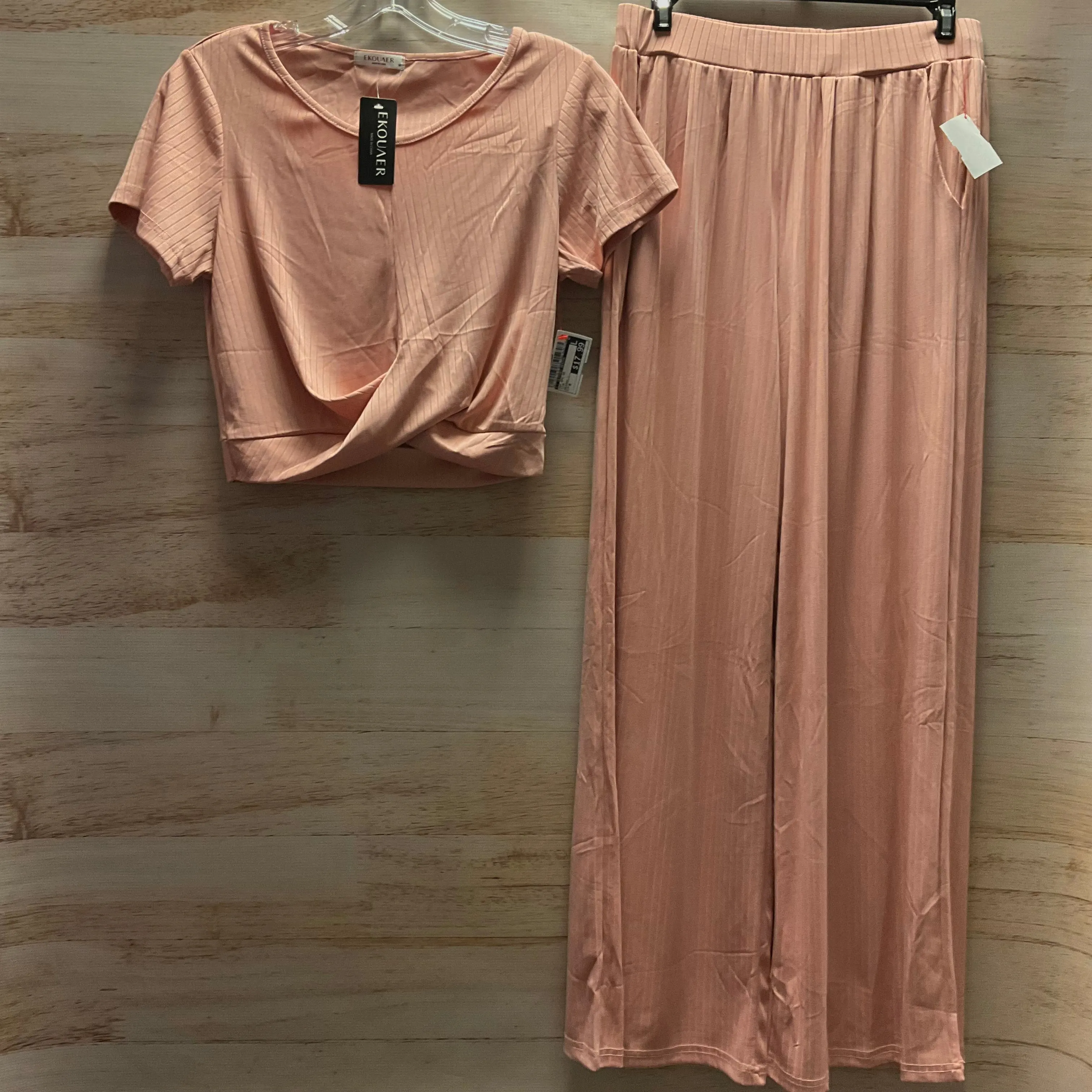 Top 2pc Short Sleeve By Clothes Mentor In Pink, Size: M