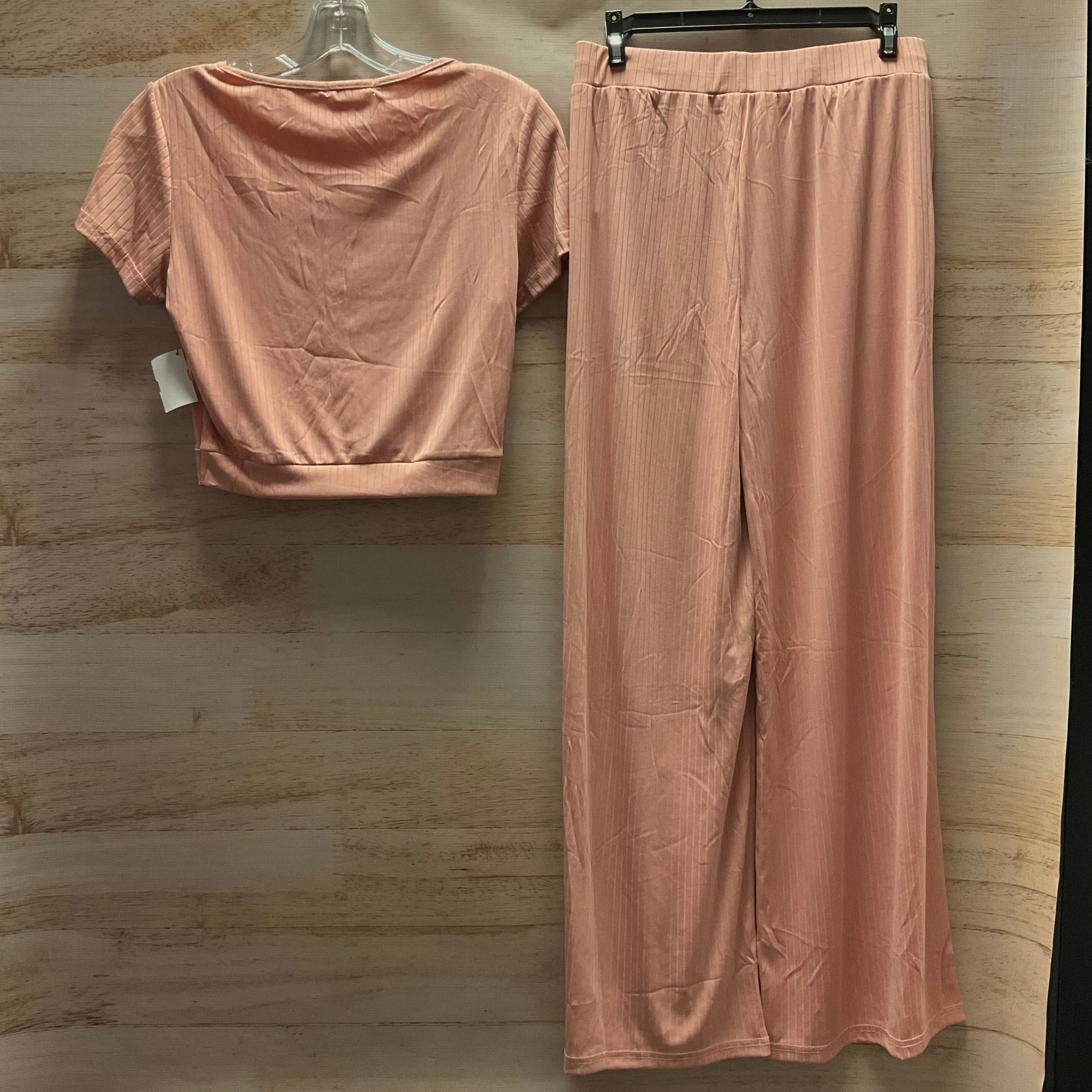 Top 2pc Short Sleeve By Clothes Mentor In Pink, Size: M