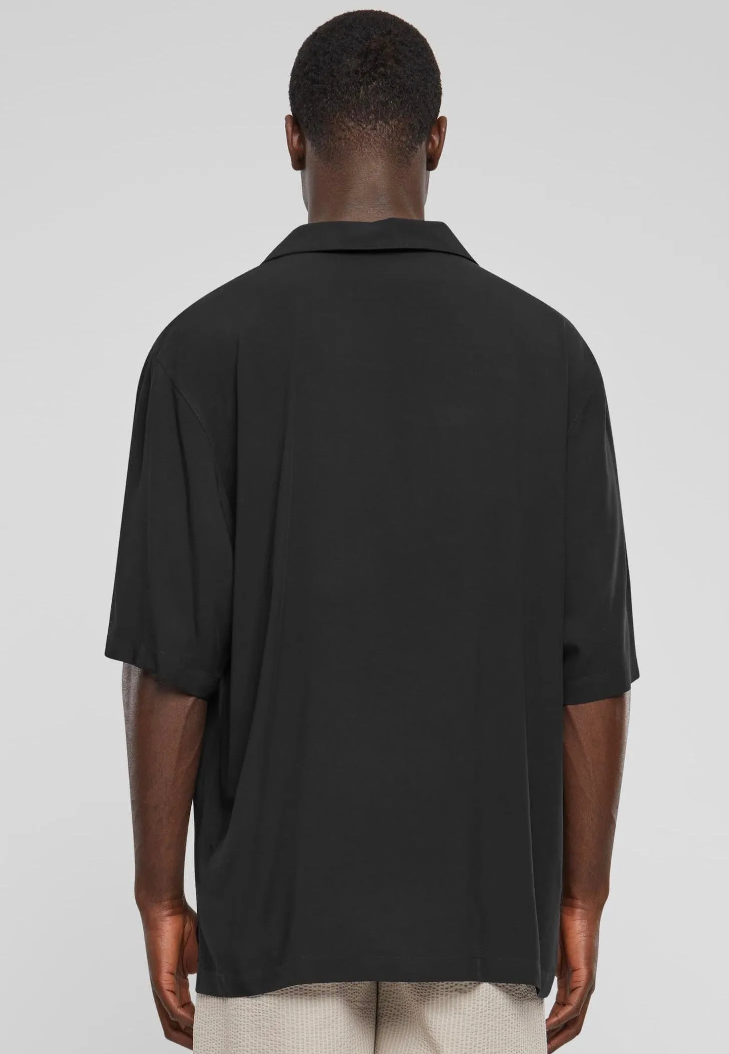 Urban Classics - Loose Viscose Black - Shirt