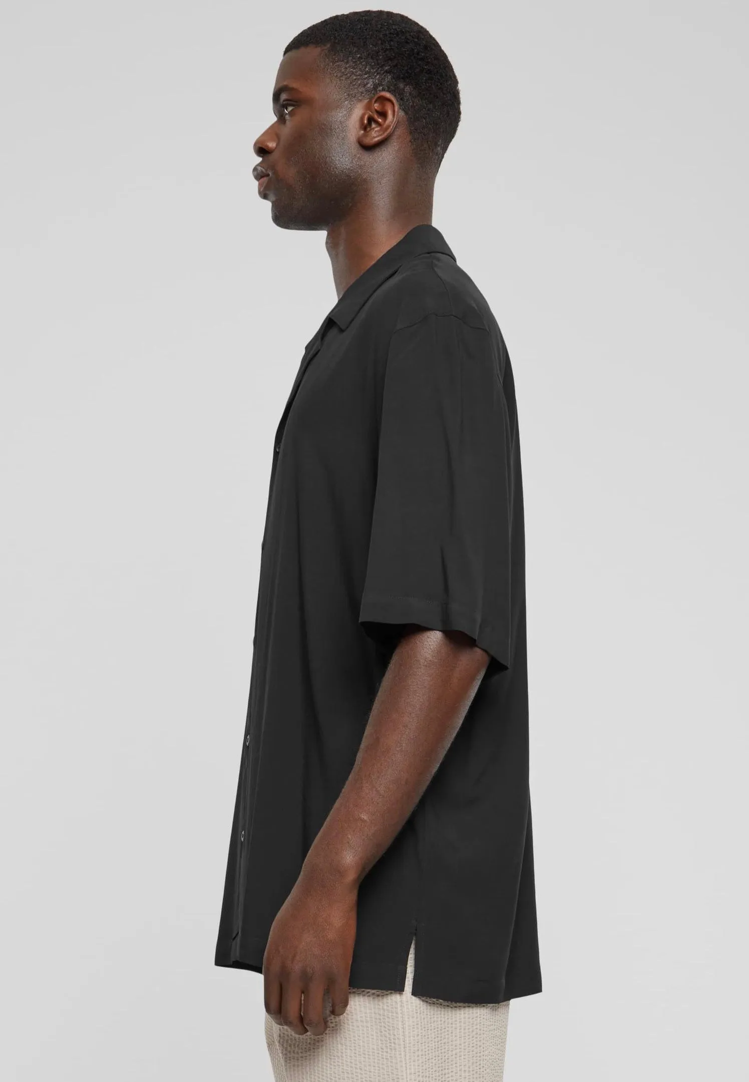Urban Classics - Loose Viscose Black - Shirt